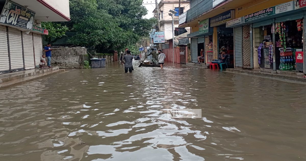 ‘মাঠের পর ঘরেও ধান নষ্ট বানের জলে’