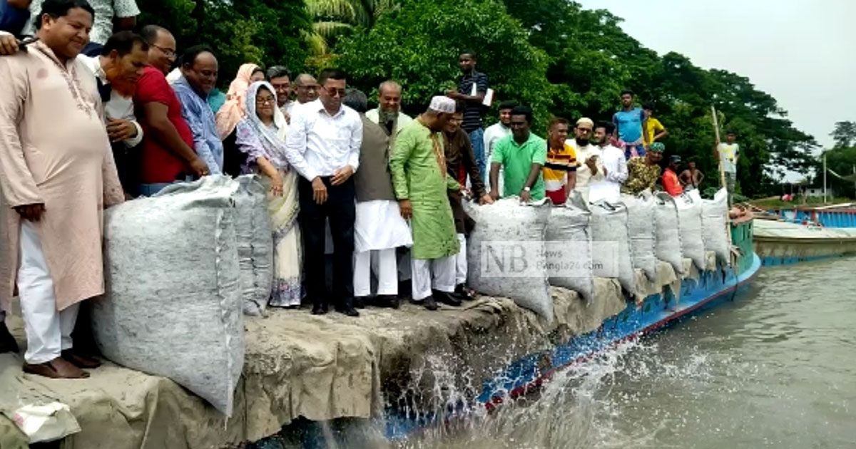 পদ্মার ভাঙনরোধে স্থায়ী বাঁধ নির্মাণ প্রকল্পের উদ্বোধন