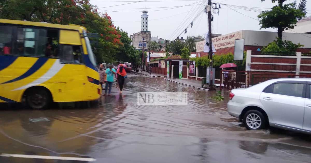 ভ্যাপসা গরমের পর সড়ক ডোবানো বৃষ্টি