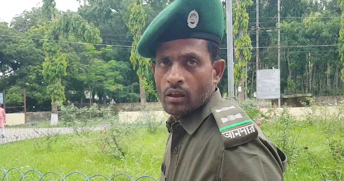 ‘গার্ড ডেকে সাংবাদিককে ইচ্ছেমতো পিটিয়েছেন পাউবো প্রকৌশলী’