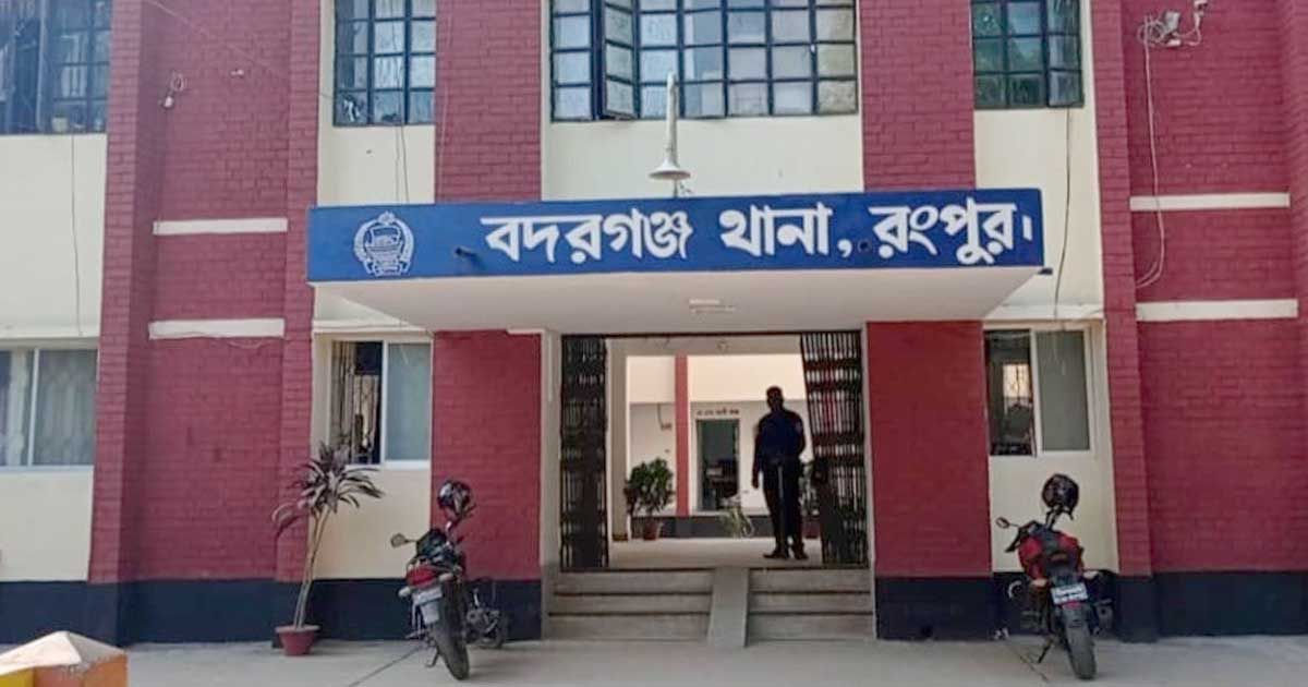 বন্ধুকে বেঁধে তার স্ত্রীকে সংঘবদ্ধ ধর্ষণের অভিযোগ