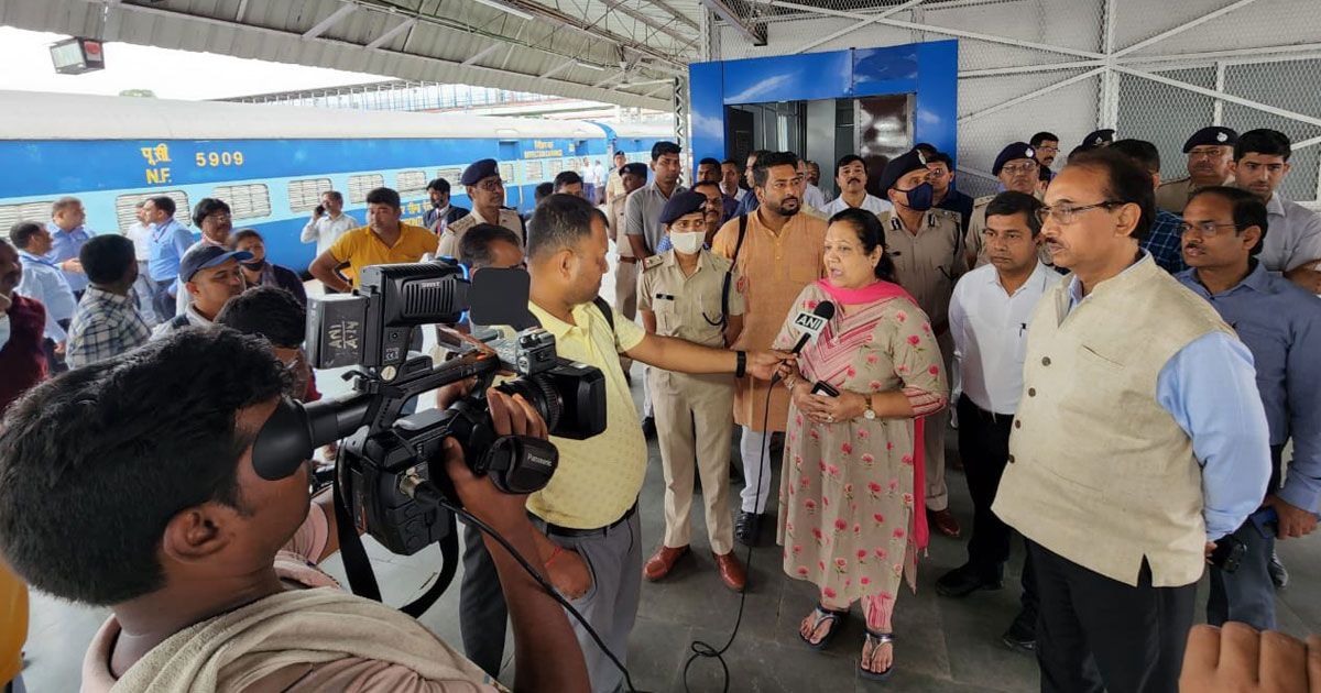 মিতালীর যাত্রা শুরু ১ জুন: ভারতের রেল প্রতিমন্ত্রী