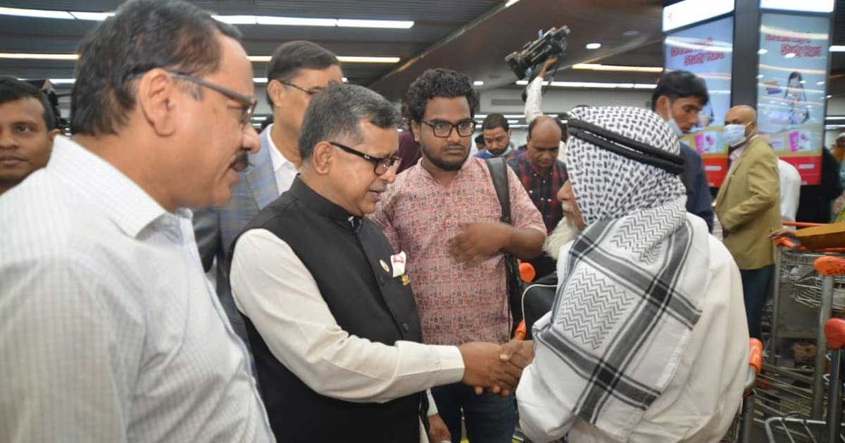 ইমিগ্রেশনে জিজ্ঞাসাবাদের নামে হয়রানি নয়: বিমান প্রতিমন্ত্রী