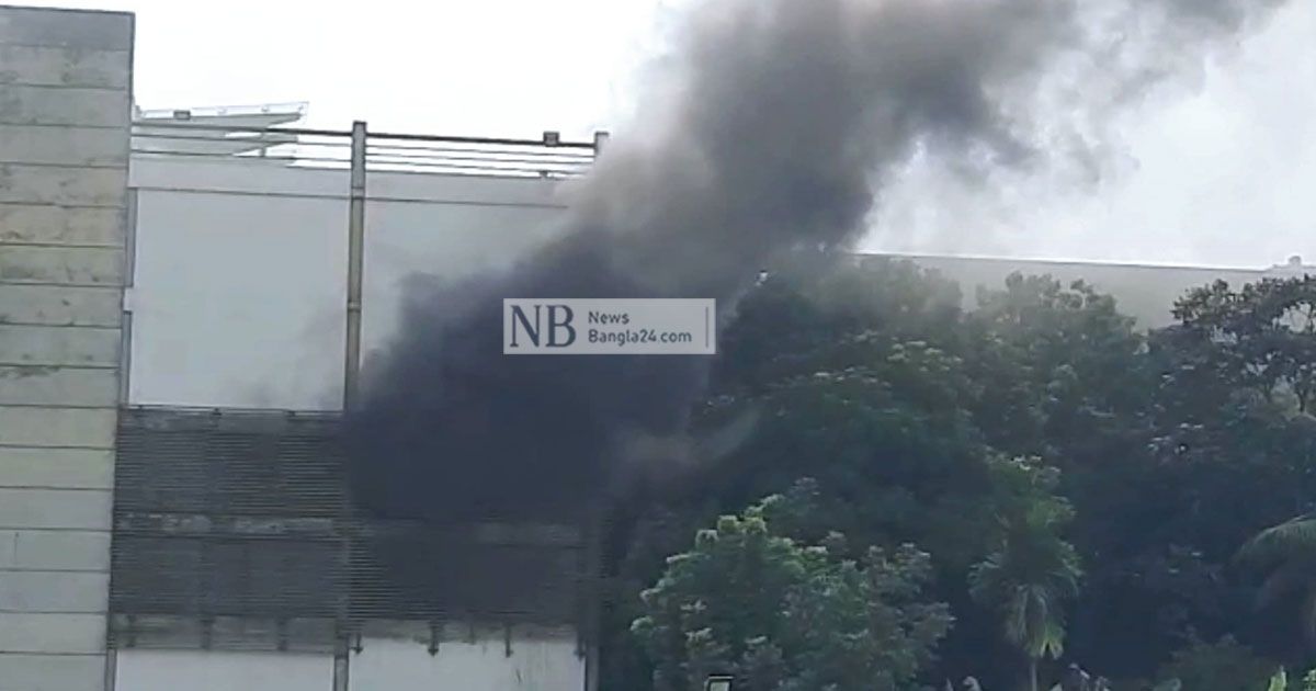 ৭ ঘণ্টা ধরে পুড়ছে স্কয়ার ফার্মা