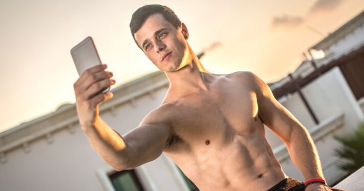 Men-who-lose-their-appeal-without-a-shirtless-picture