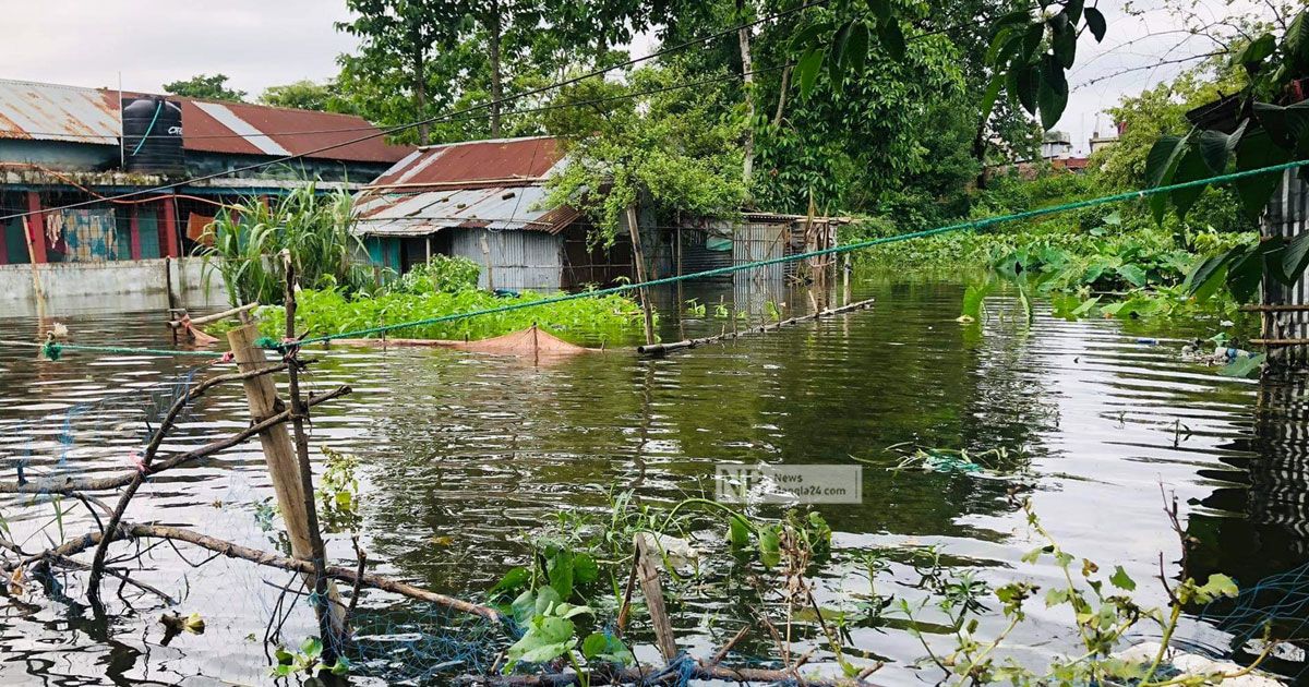 ত্রিমুখী সংকটে দুর্ভোগ বাড়ছে হাওরে