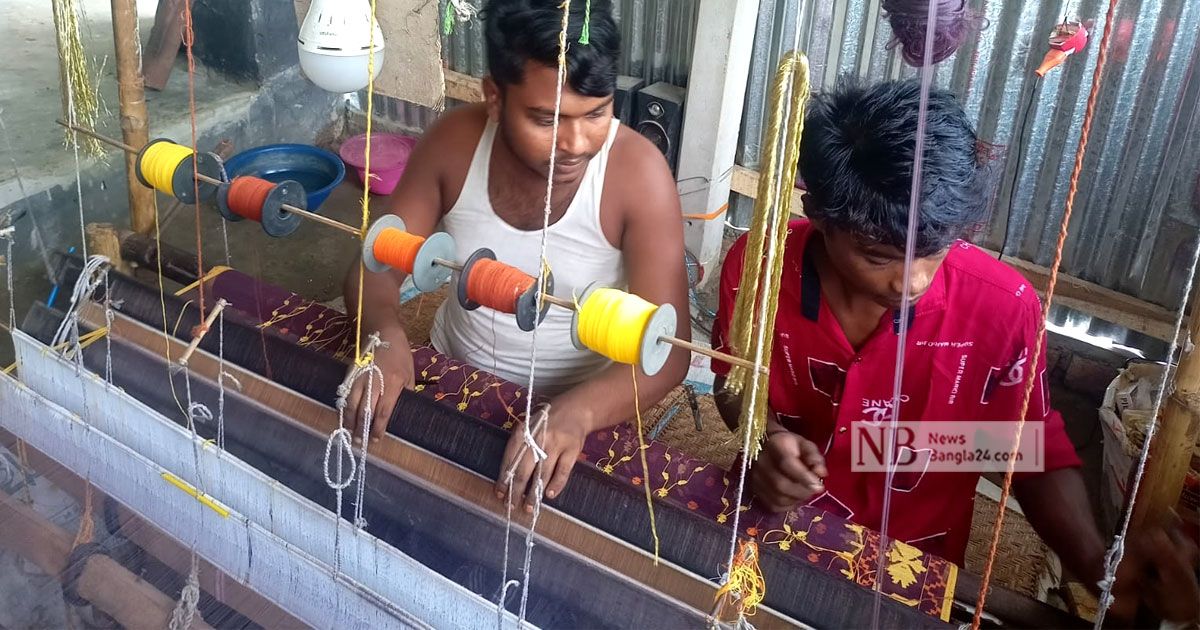 আশ্রয়ণের ঘরে জামদানির সুতায় স্বপ্ন বুনন