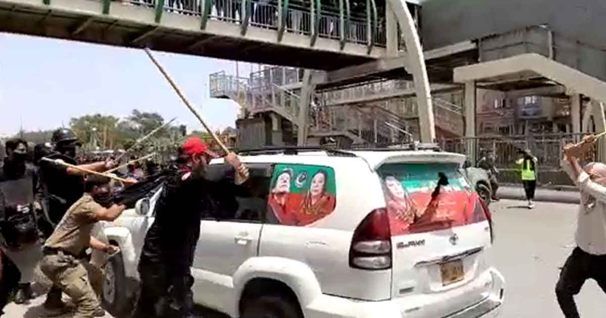 পাকিস্তানে ইমরানের কর্মীদের সঙ্গে পুলিশের সংঘর্ষ