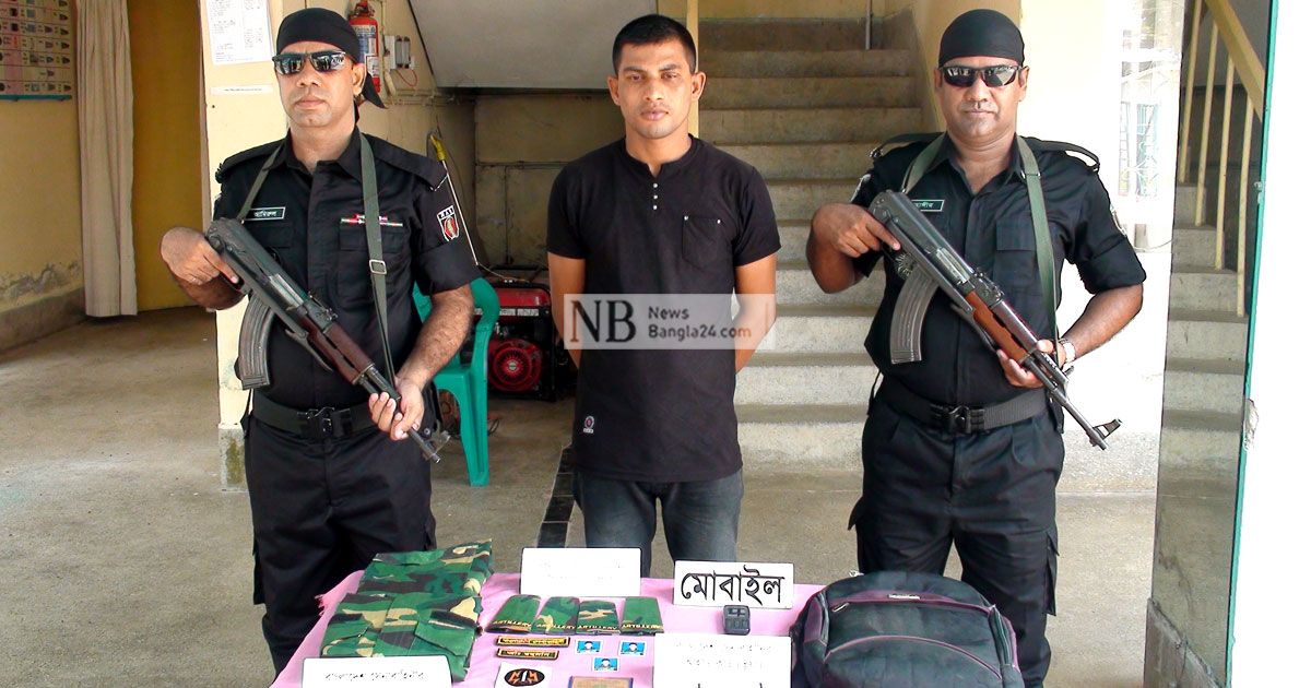 ভুয়া সেনা সদস্য আটক