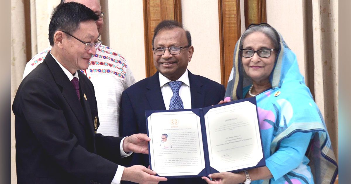 পল্লী-উন্নয়ন-পদক-জনগণকে-উৎসর্গ-প্রধানমন্ত্রীর