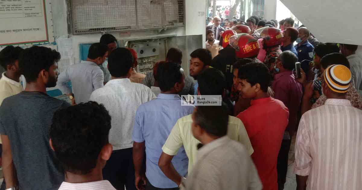 লালমনিরহাটে ডিসি ভবনে আগুন