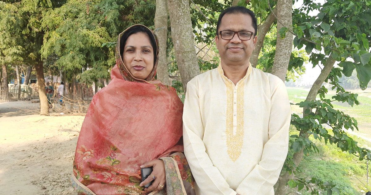 দুদকের মামলায় কারাগারে স্ত্রীসহ 
পৌরসভার সাবেক মেয়র