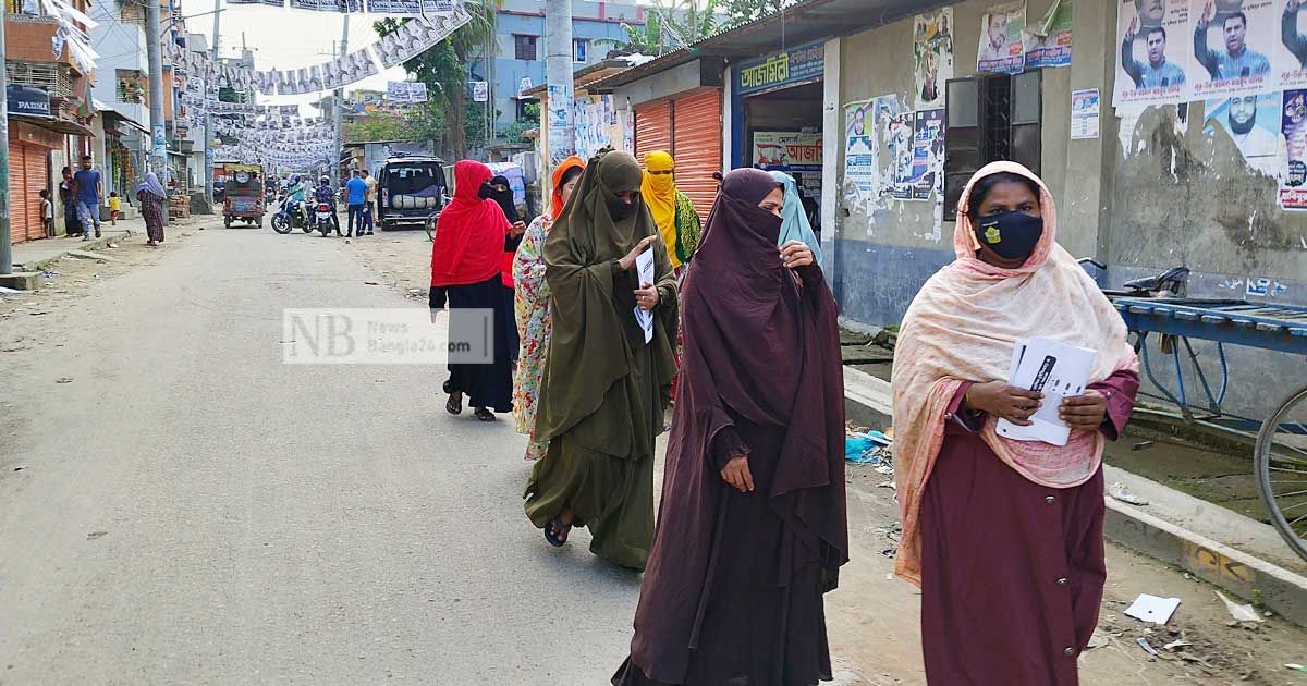 প্রার্থীর প্রতিশ্রুতি বিলিয়ে মৌসুমি আয়