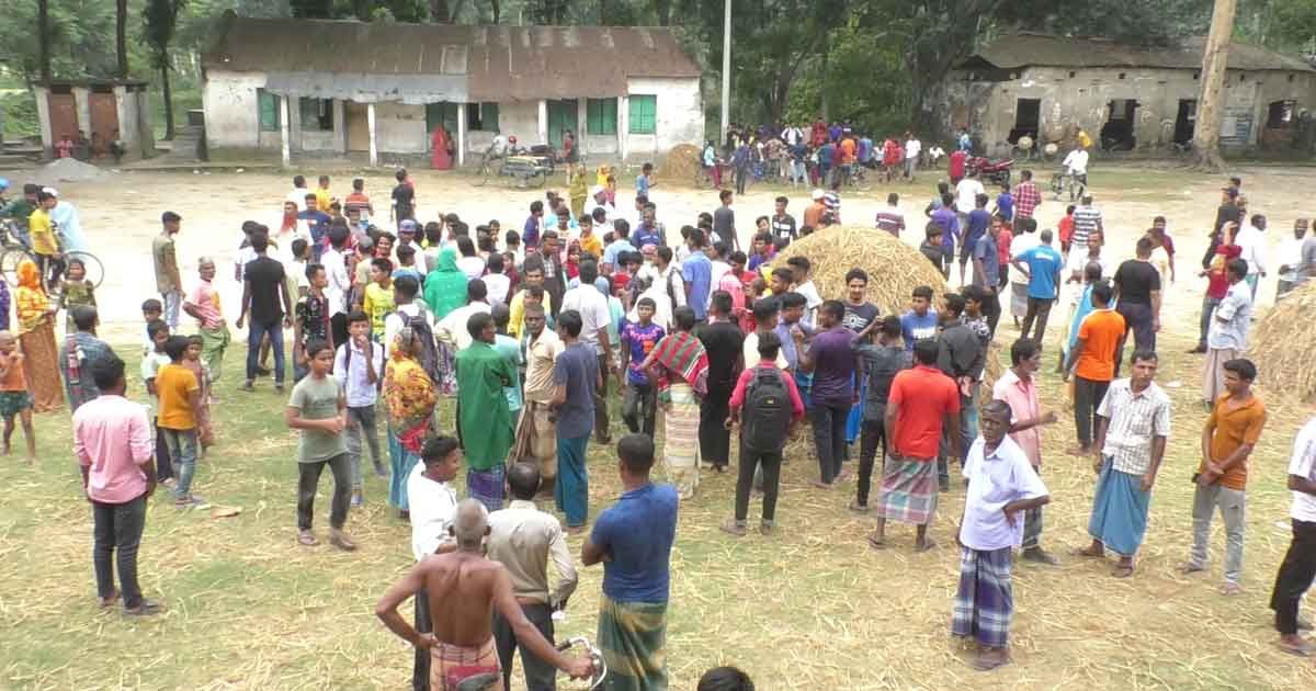 কলম-খুঁজে-না-পেয়ে-শিক্ষার্থীদের-মারধর-শিক্ষক-বরখাস্ত