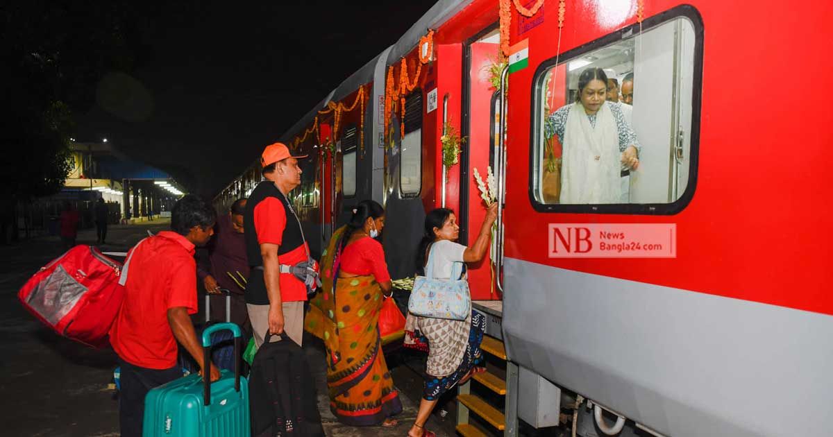 ৮ যাত্রী নিয়ে ঢাকা ছাড়ল মিতালী এক্সপ্রেস 