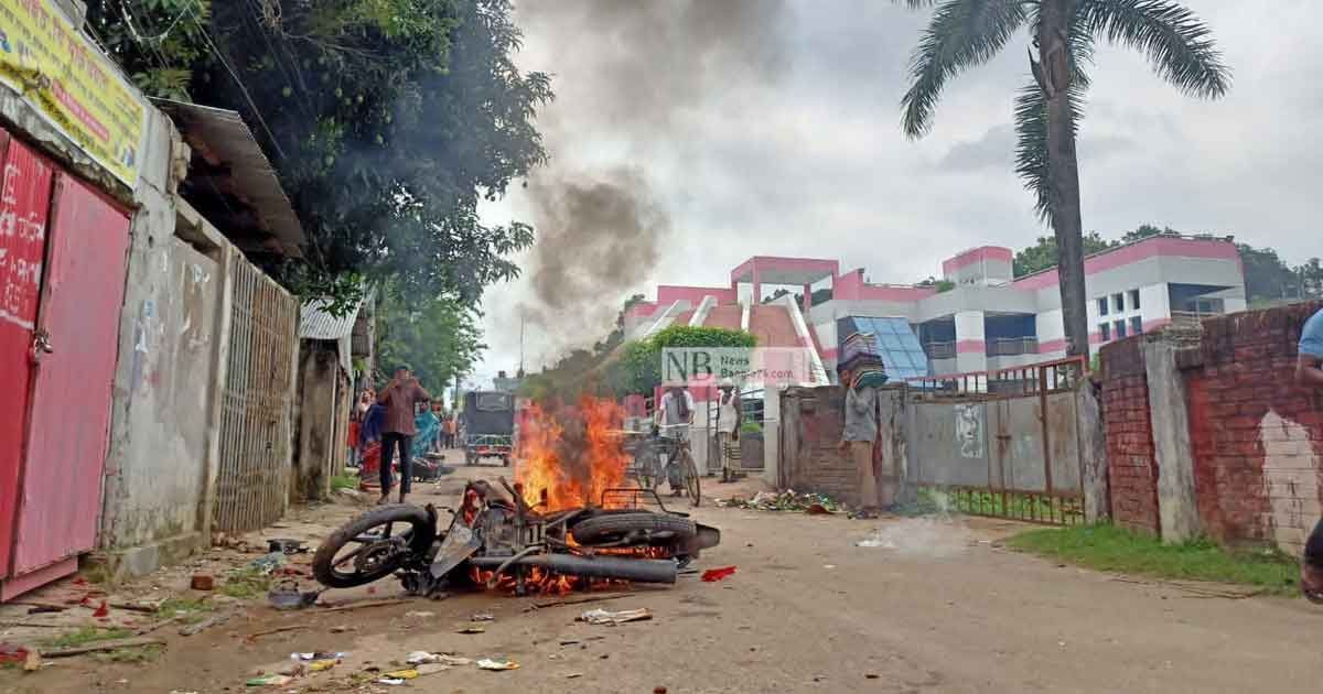 আলীগের-মিছিল-থেকে-বিএনপি-নেতার-বাড়িতে-হামলা-ভাঙচুর