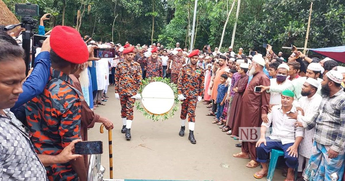 রাষ্ট্রীয়-মর্যাদায়-ফায়ার-ফাইটার-রনির-দাফন