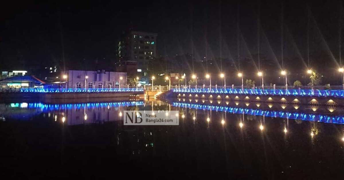 ধোপাদিঘির নান্দনিকতায় মুগ্ধতা