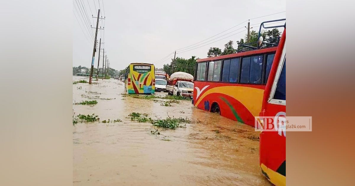 বন্যায় বিচ্ছিন্ন সুনামগঞ্জ 