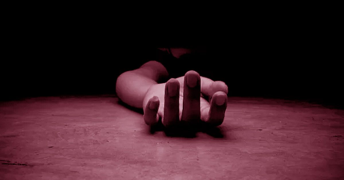 ঘরের আড়ায় ঝুলেছিল গৃহবধূর মরদেহ