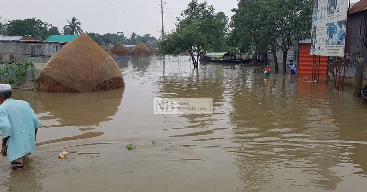 উজানের ঢলে হাওরের লোকালয় প্লাবিত