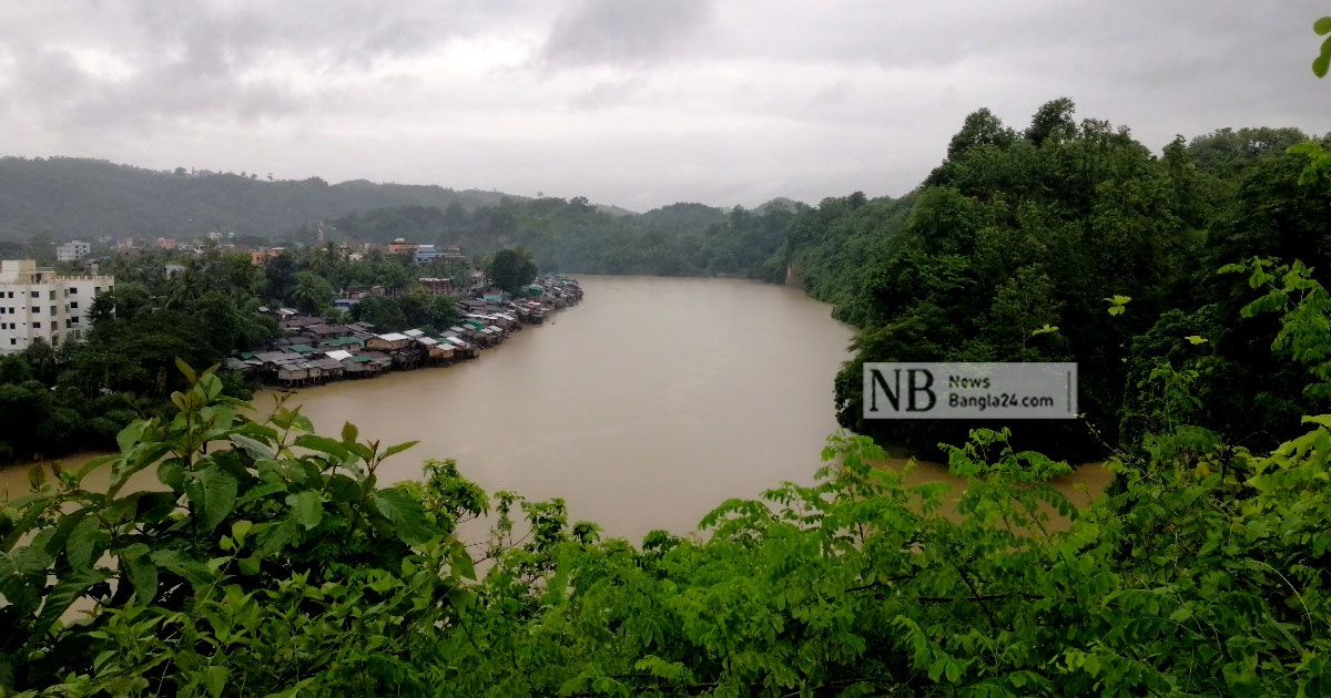 বান্দরবানে-ভারি-বর্ষণে-পাহাড়ধসের-শঙ্কা-নিরাপদে-যেতে-মাইকিং