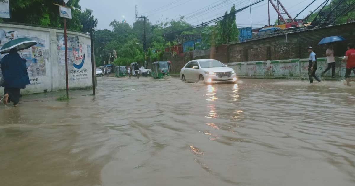 ২-ঘণ্টার-বৃষ্টিতে-ভাসছে-বন্দরনগরী