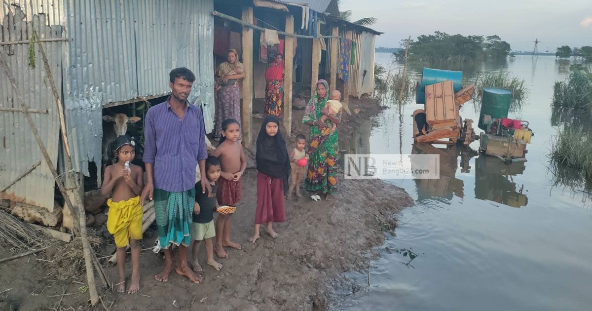 আশ্রয়কেন্দ্র থেকে ফিরে আশ্রয়হীন