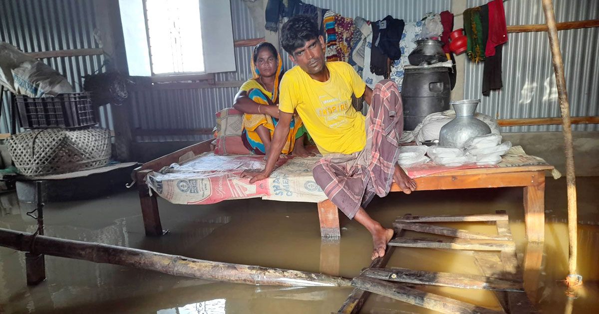 ‘কেউ খবর নেয় না’