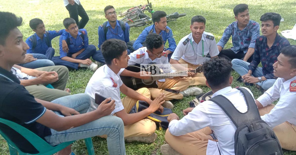 শিশু-কিশোররাও উল্লসিত পদ্মা সেতুর উদ্বোধনে