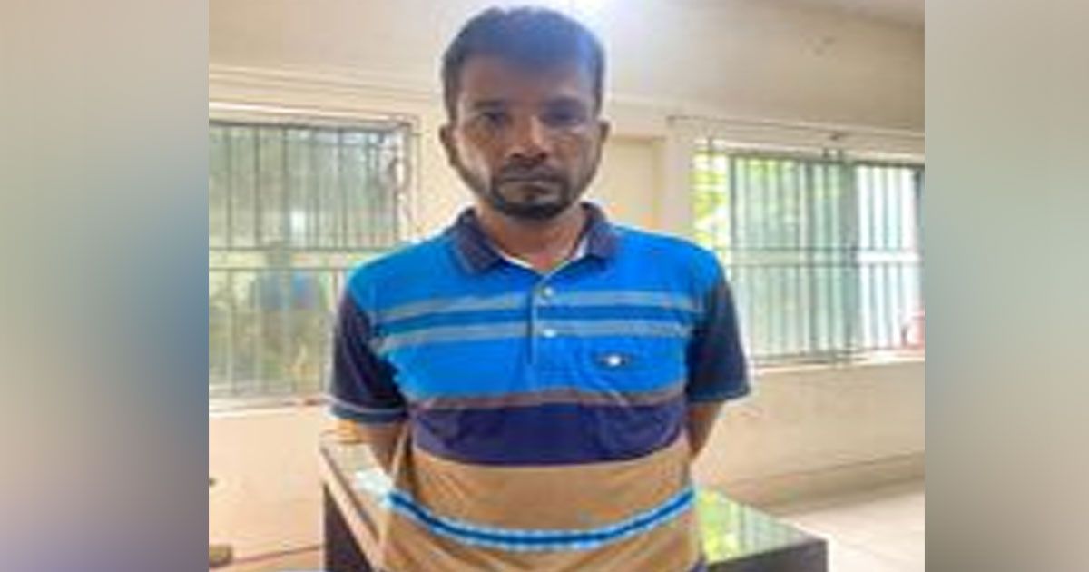 শিক্ষককে-পিটিয়ে-হত্যা-অভিযুক্তের-বাবা-গ্রেপ্তার