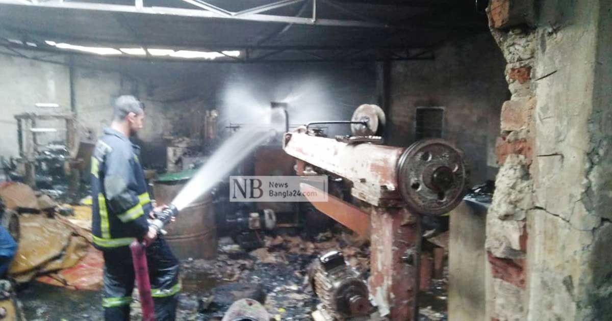 যাত্রাবাড়ীতে কার্টন কারখানার আগুন নিয়ন্ত্রণে