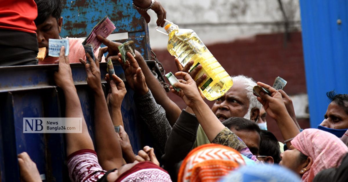 গরিবের পণ্যে চেয়ারম্যানের চোখ