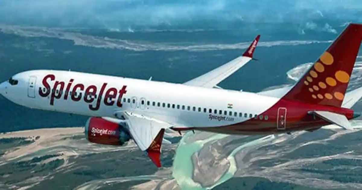 Smoke-on-a-SpiceJet-plane-at-an-altitude-of-5000-feet