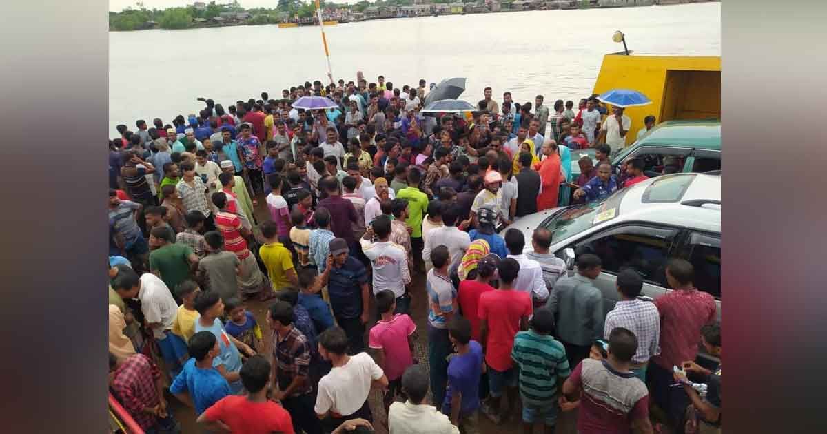 নওয়াবেকী-পাখিমারা ঘাটে লাখো মানুষের ফেরি চালু