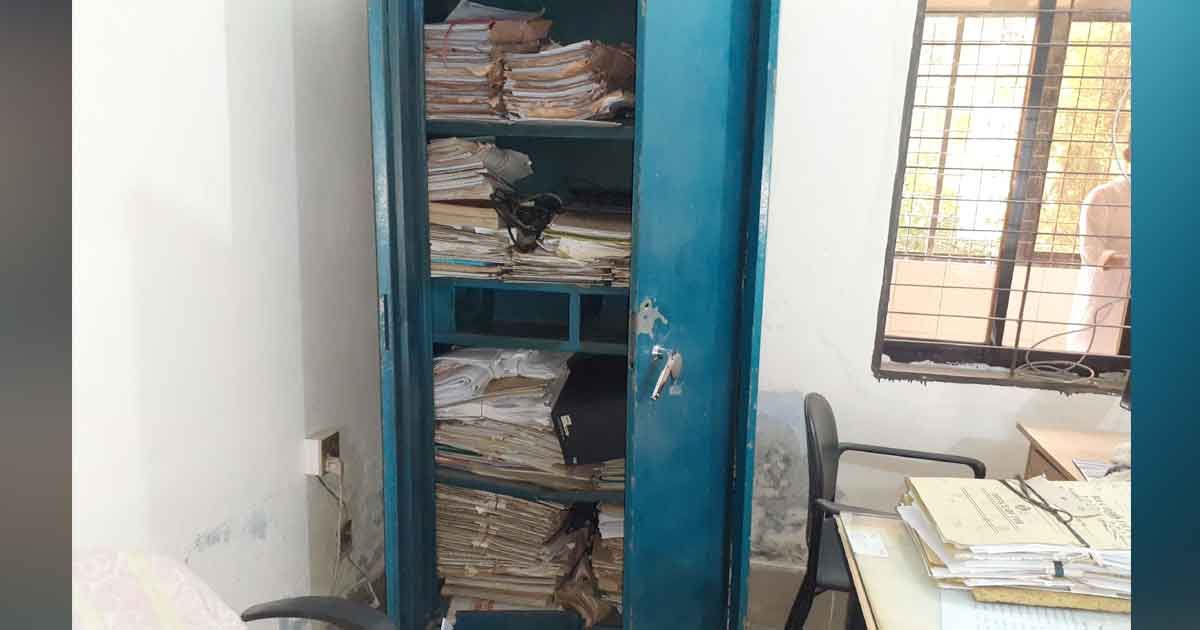 স্বাস্থ্য কমপ্লেক্স থেকে ১৪ লাখ টাকা চুরি