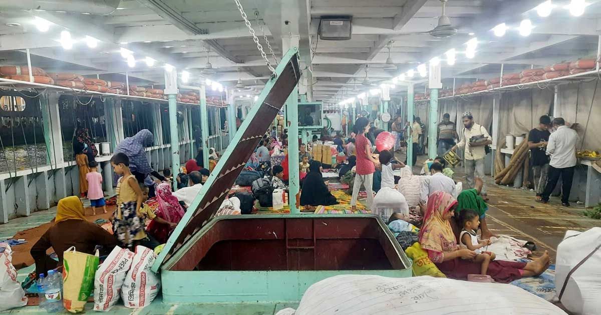 ঈদযাত্রাতেও দক্ষিণের লঞ্চে পদ্মা সেতুর প্রভাব