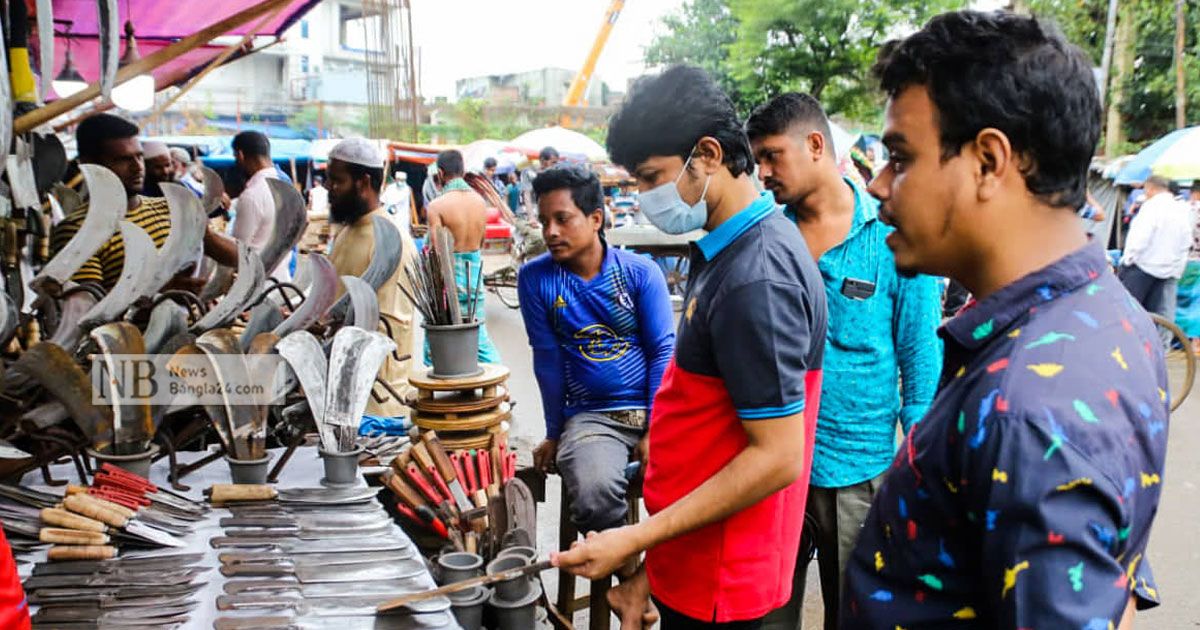 ছুরি-চাপাতির দামও বাড়তি