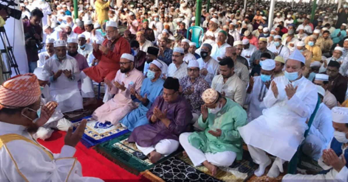 চট্টগ্রামে ঈদের প্রধান জামাতে করোনামুক্তির প্রার্থনা