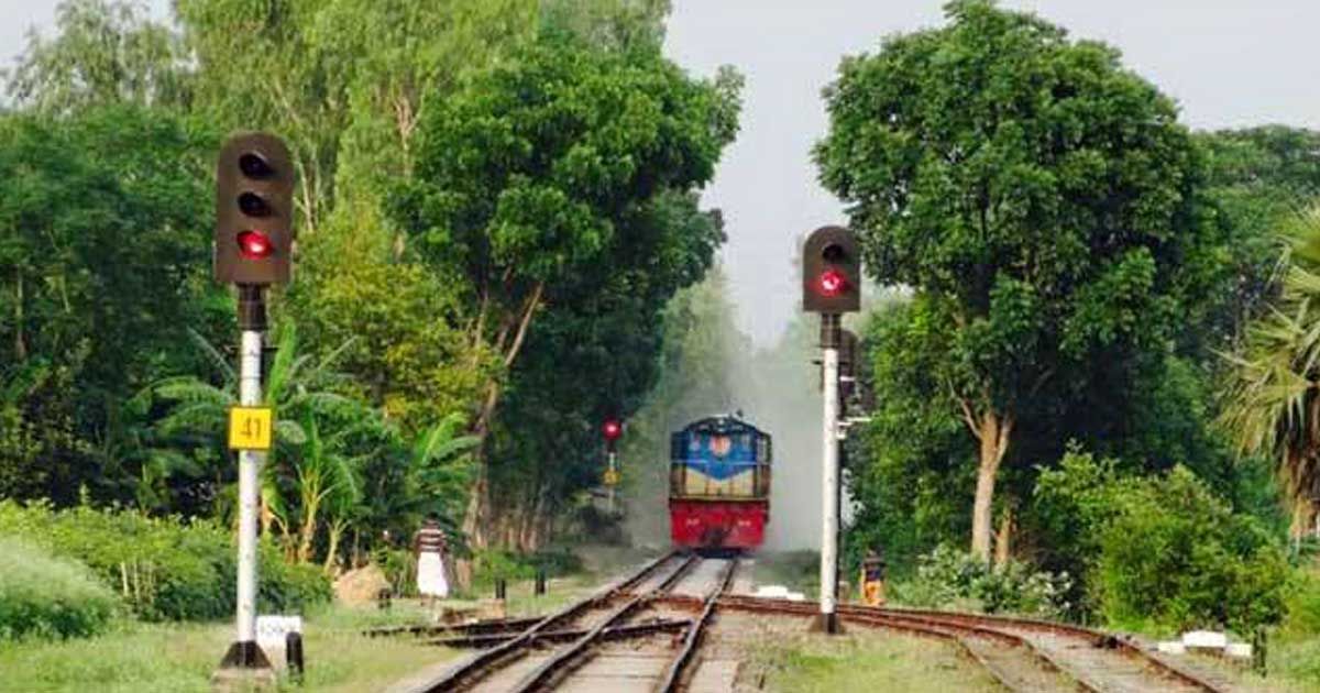 ট্রেনের-ভেতরে-আগুন