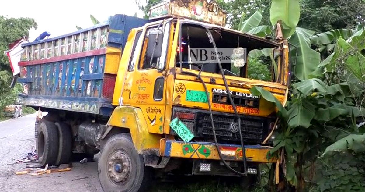 দাঁড়িয়ে-থাকা-ট্রাকে-বাসের-ধাক্কা-নিহত-ট্রাকচালক