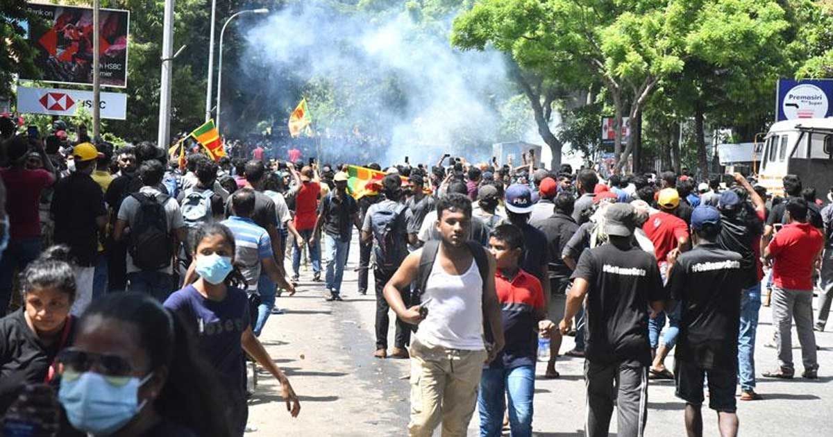 শ্রীলঙ্কায় এক বিক্ষোভকারী নিহত, আহত ৭৫