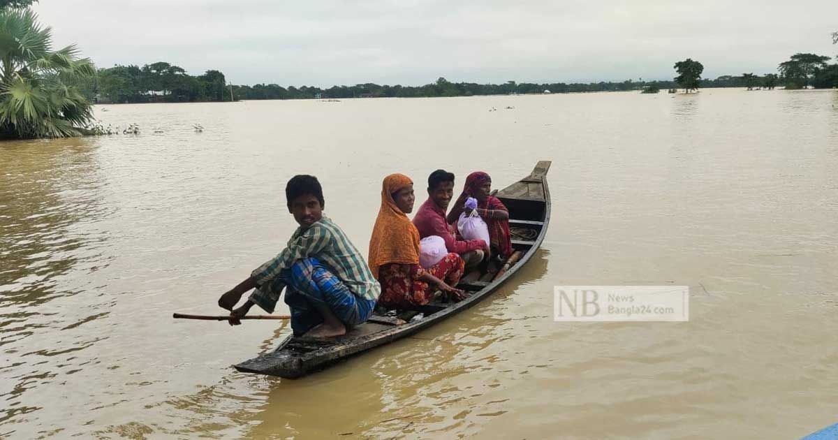 বাল্কহেডের-ধাক্কায়-নৌকা-থেকে-পড়ে-যুবক-নিখোঁজ