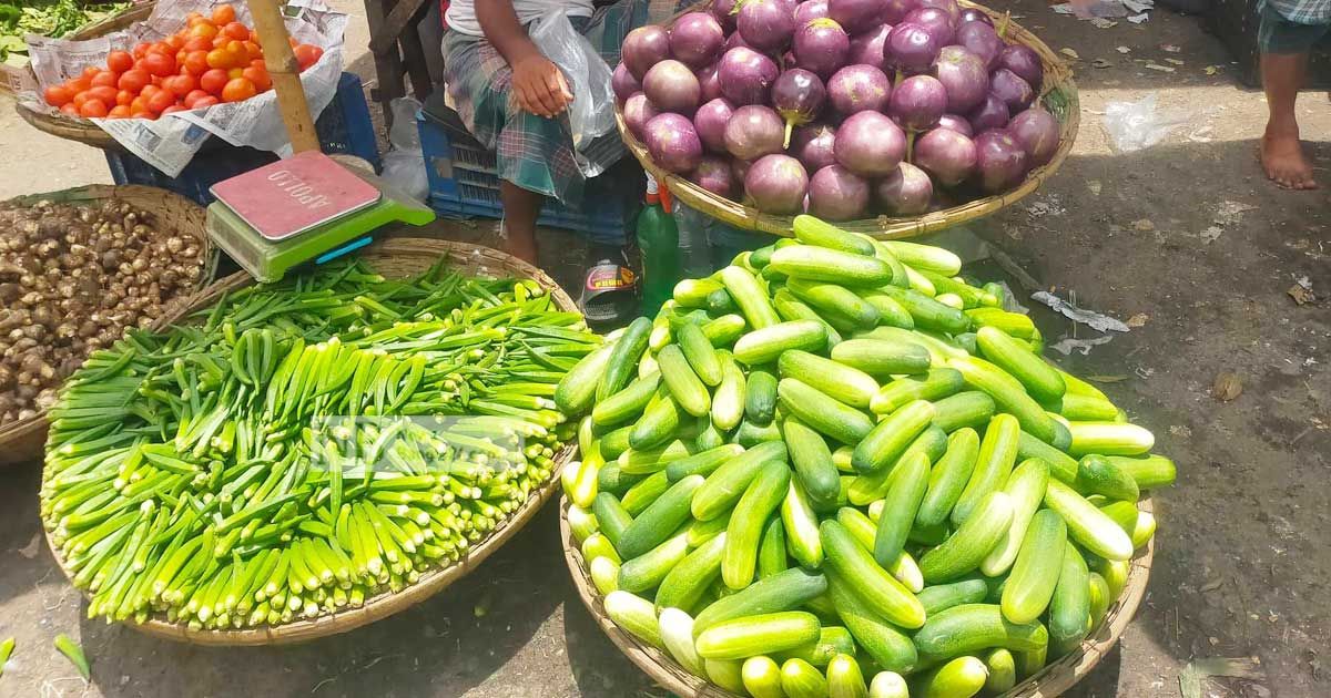 কমেছে সবজির দাম, বেড়েছে মাংসের