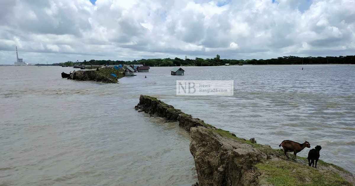 বরগুনায় বাঁধ ভেঙে প্লাবিত ১৮টি গ্রাম