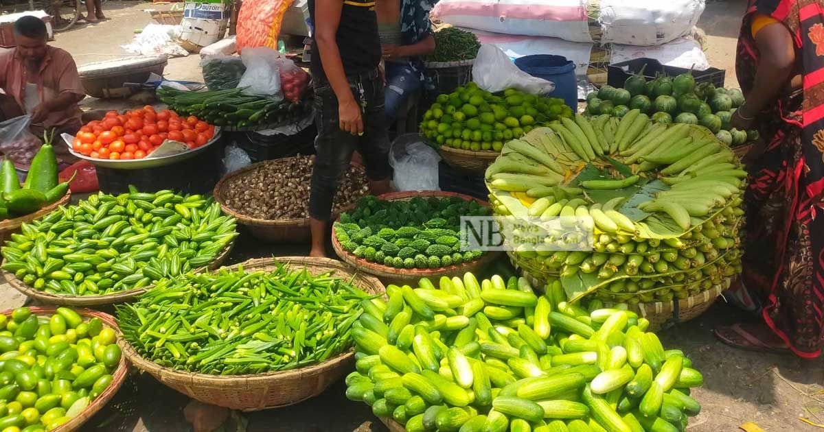 কমেছে সবজির দাম, বেড়েছে মাংসের