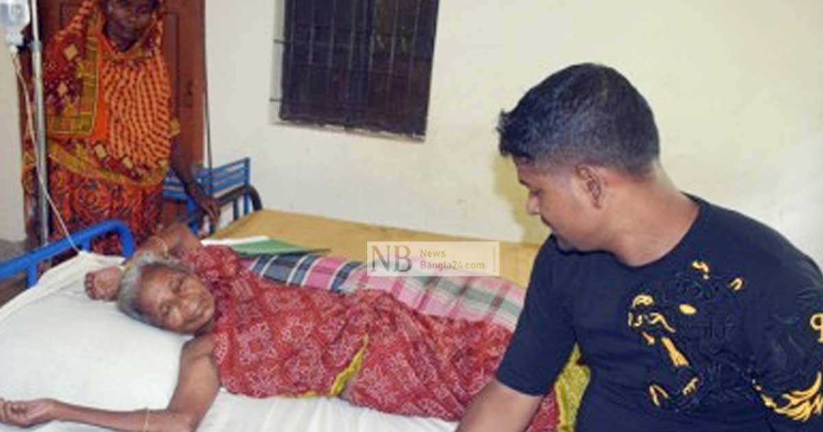 বৃদ্ধাকে রাস্তায় ফেলে গেলেন ছেলে ও তার স্ত্রী