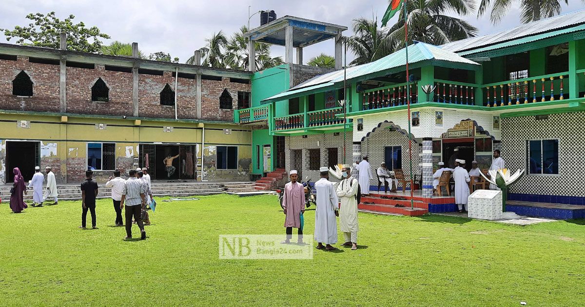 চুক্তিনামায় সই করে সভাপতির ‘টাকা গ্রহণ’, নিয়োগ স্থগিত