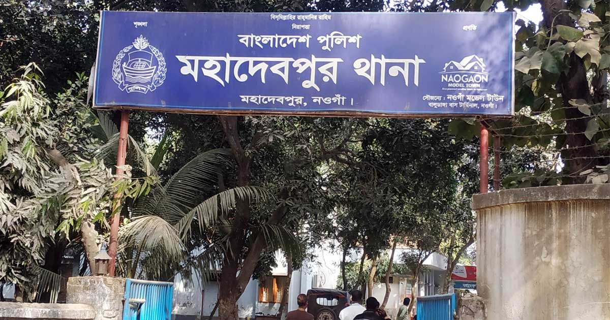 তালাবদ্ধ ঘরে মায়ের মরদেহ, পাশে কাঁদছিল শিশু