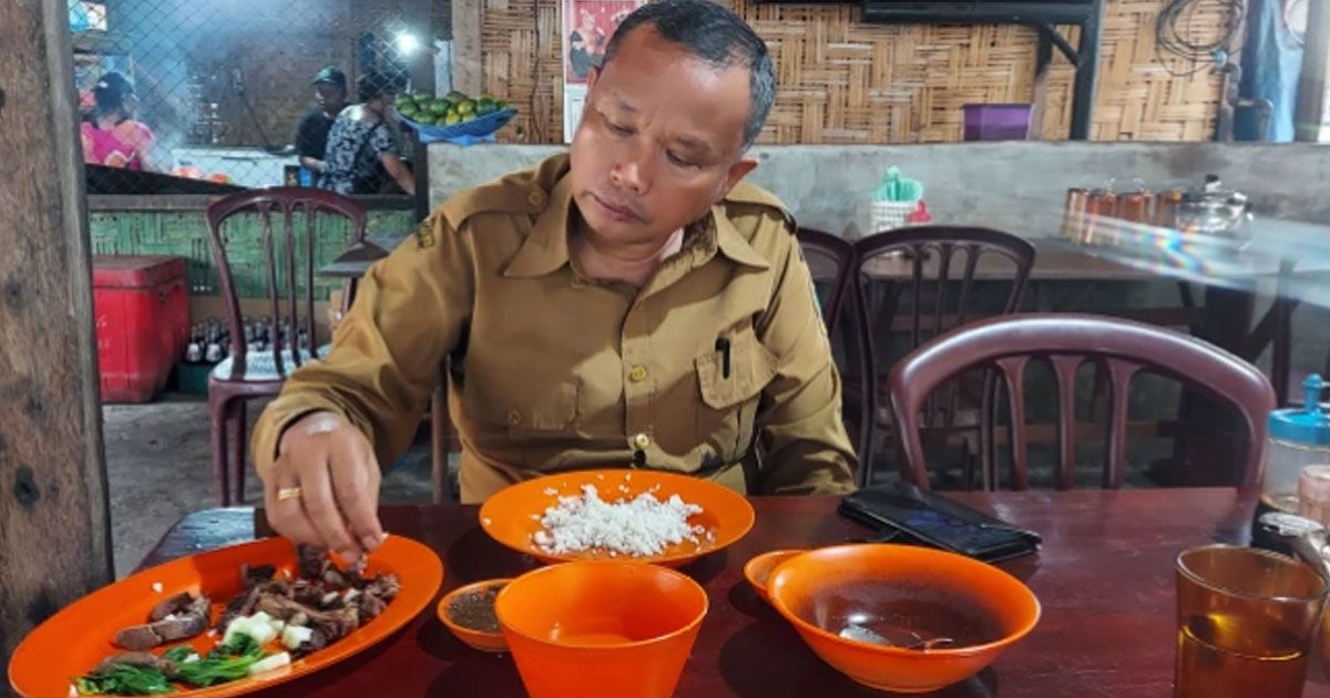 ইন্দোনেশিয়ায় কুকুরের মাংস বিক্রি বাড়ছে 